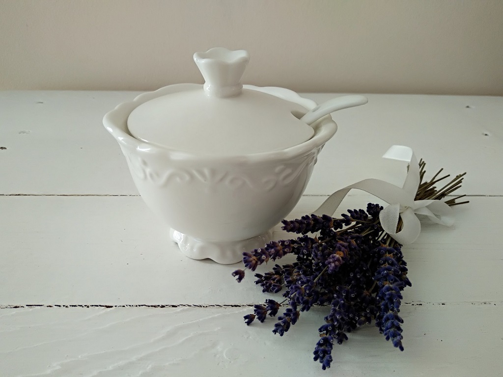 Chic Antique Porcelánová cukřenka se lžičkou s krajkou Provence