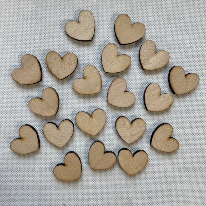Dřevěná srdíčka na svatbu