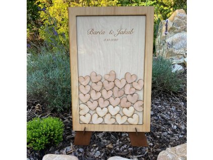 Svatební dřevěný rám se srdíčky