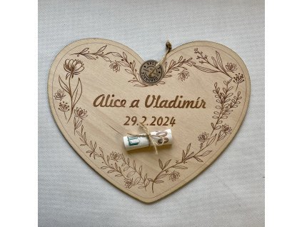 Dřevěné svatební srdce