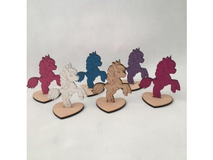 Dřevěný jednorožec 13 cm na podstavci, 6 barev  Unicorn dřevěný