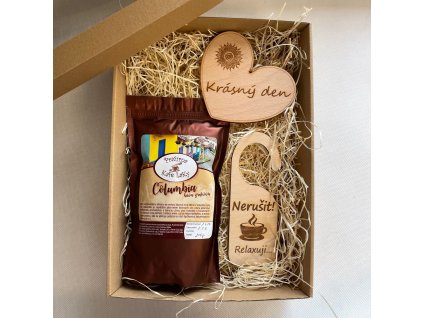 Dárková sada: Výběrová káva 250 g + Visačka+ Srdce 12 cm nápis