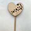 Dřevěný zápich srdce 7 cm prořízlá srdíčka