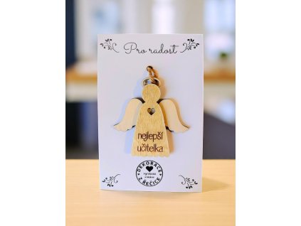 Anděl na bílé kartičce pro nejlepší učitelku.