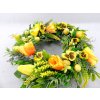 Jarný veniec s tulipánmi a sirôtkami 40 cm