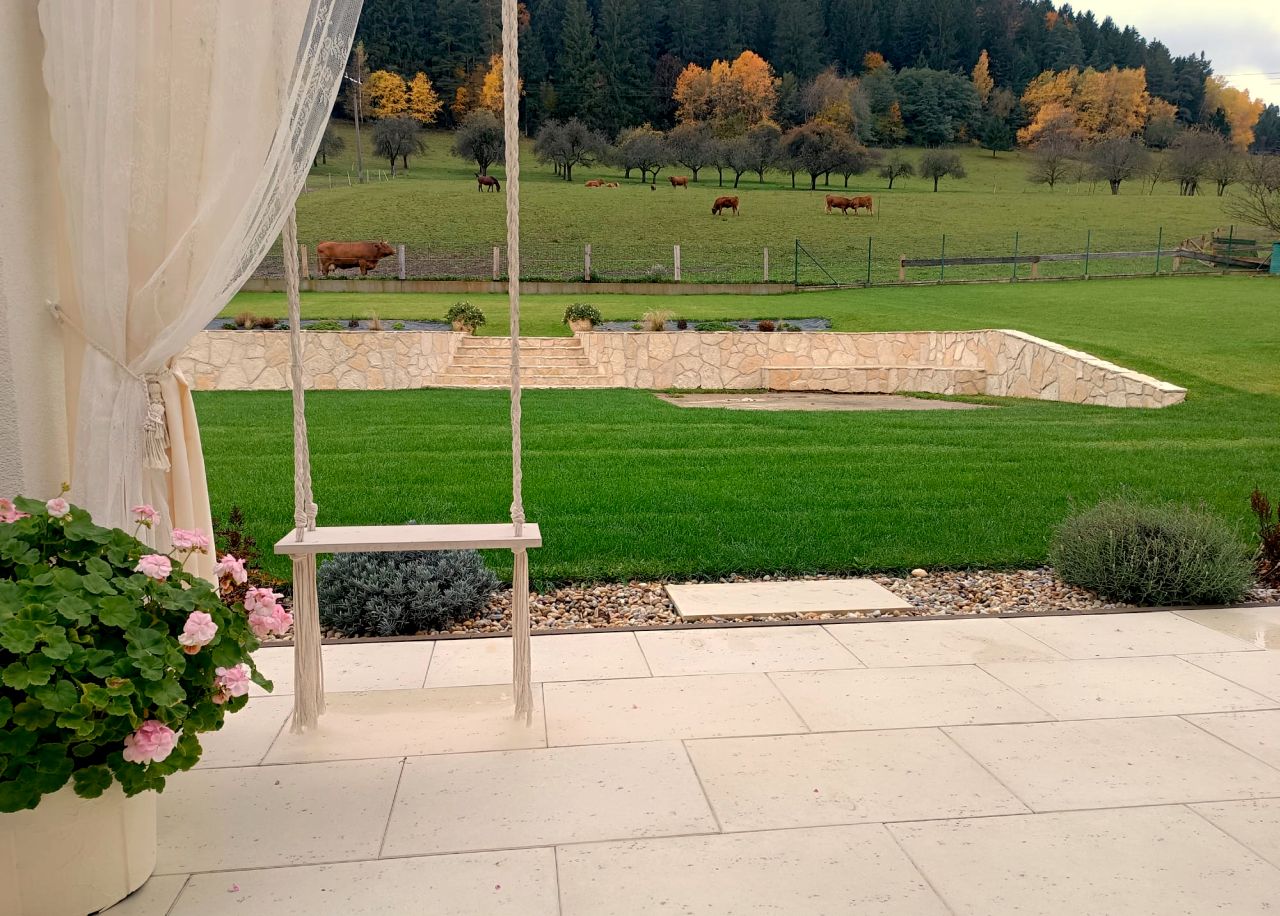 Vápencový obklad – svetlé prírodné tóny