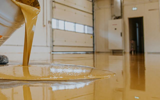 Ako na samonivelačnú stierku na starú dlažbu: krok za krokom