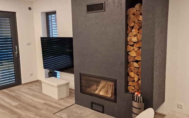 Betonová stěrka na krb: moderní povrch s vysokou odolností