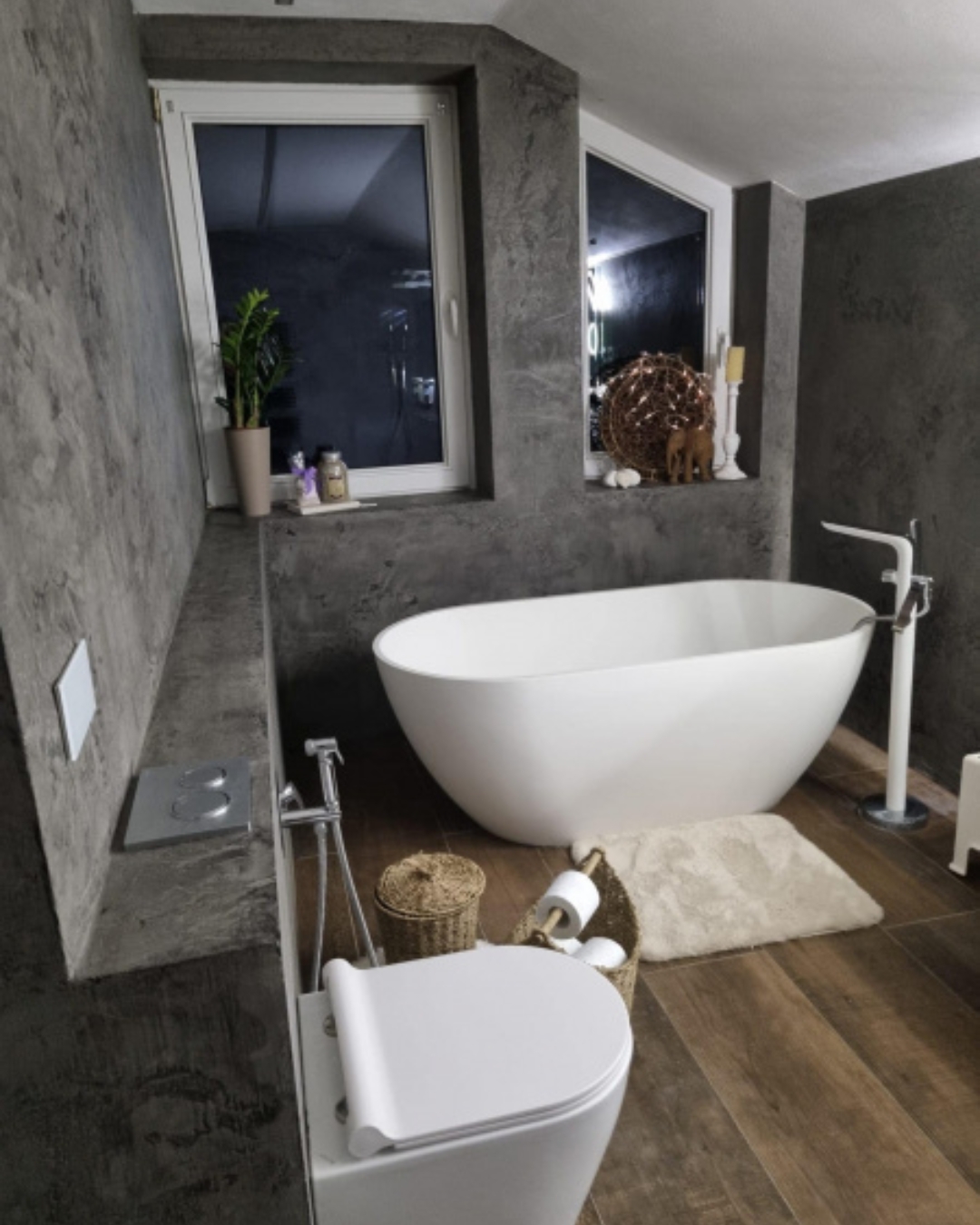 Aplikace betonové stěrky na obklady: Renovace bez bourání