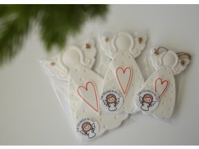 Andílci k zavěšení se srdíčkem