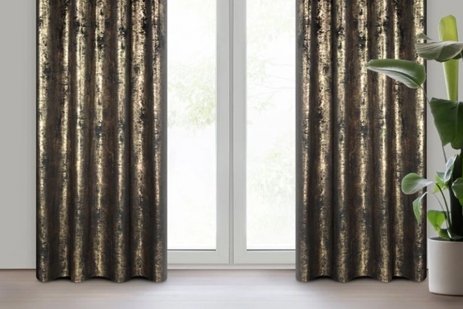 Praktický průvodce výběrem závěsů: Kdy zvolit sametové a kdy zatemňovací?