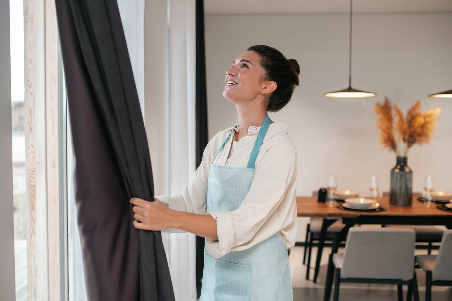 Jakou funkci plní záclony v domácnosti?