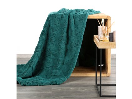 Deka CARO s reliéfním vzorem v tmavě zelené barvě