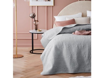 Elegantní přehoz na postel LEILA ve světle šedé barvě