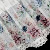 Kuchyňská záclonka DORA zdobená květinovým potiskem a krajkou 150x60cm