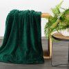 342917 deka blink s lesklou nitou 150 x 200 cm v tmavozelenej farbe
