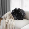 378219 1 dekoracny vankus 3d flores 6 v ciernej farbe
