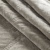 Bársony ágytakaró VELVET1 bézs színben (Dobási méret (szélesség x hossz) 170x210 cm)