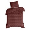 Szatén ágynemű VERA finom csíkokkal bordó színben (Az ágynemű mérete szélesség x hosszúság: 140x200cm + 1 db 70x80 cm)