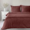 Szatén ágynemű VERA finom csíkokkal bordó színben (Az ágynemű mérete szélesség x hosszúság: 140x200cm + 1 db 70x80 cm)