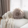 378093 3 dekoracny vankus 3d flores 6 v bezovej farbe