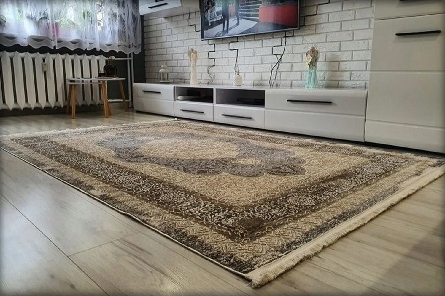 Ako kombinovať rôzne typy kobercov v jednej miestnosti pre harmonický vzhľad?