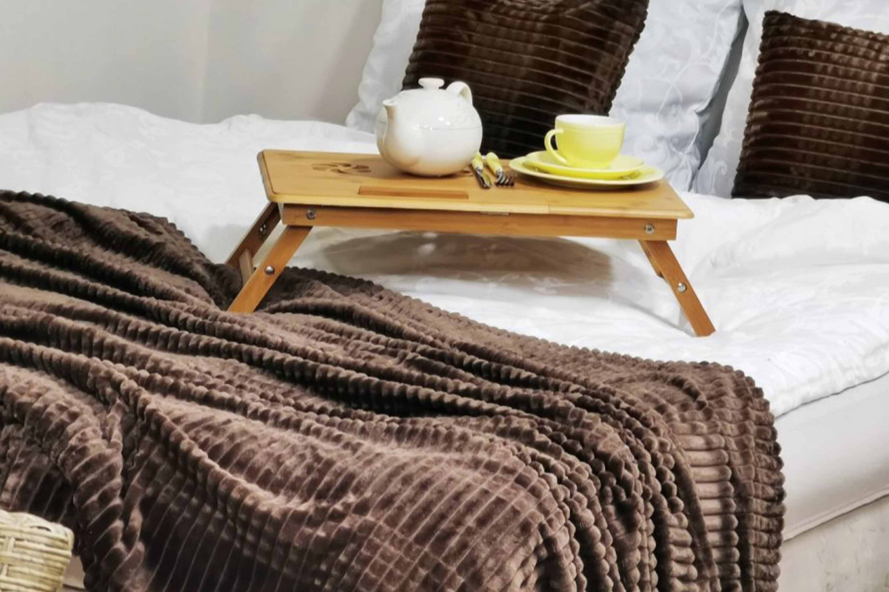 Ako si vybrať dekoratívne obliečky na vankúše pre rôzne štýly interiéru