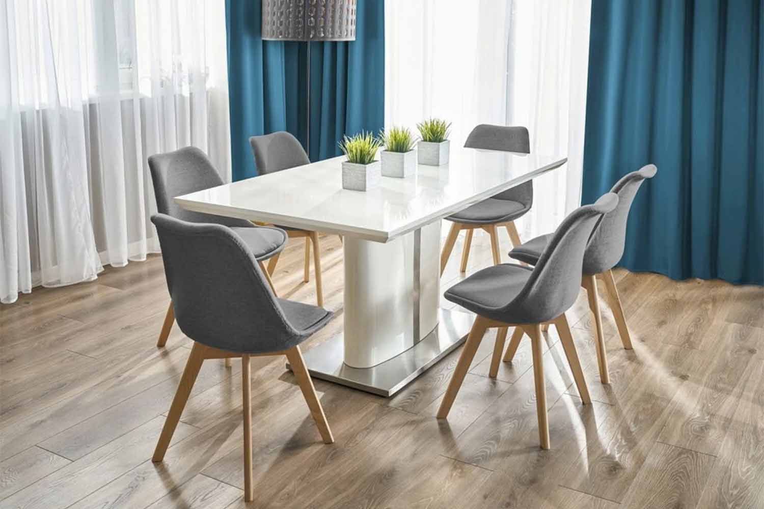 Ako zladiť koberec so závesmi a nábytkom? 3 osvedčené pravidlá interiérového dizajnu