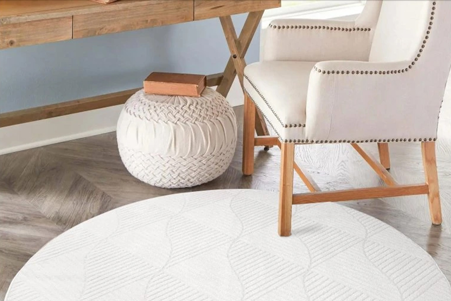 Koberec pod jedálenský stôl: Áno alebo nie? Výhody a odporúčania