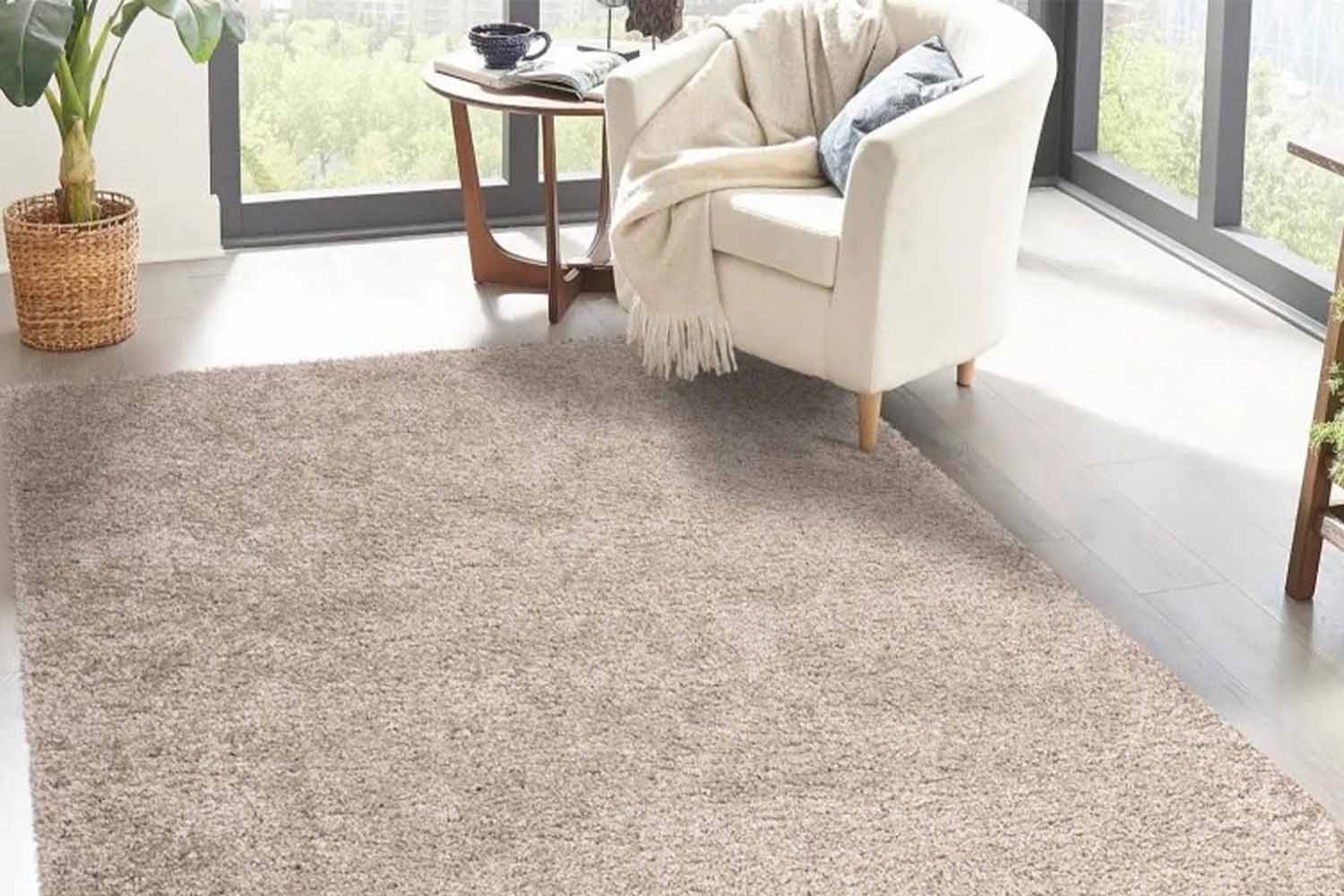 Ako dlho vydrží koberec? Životnosť podľa materiálu, hustoty a použitia