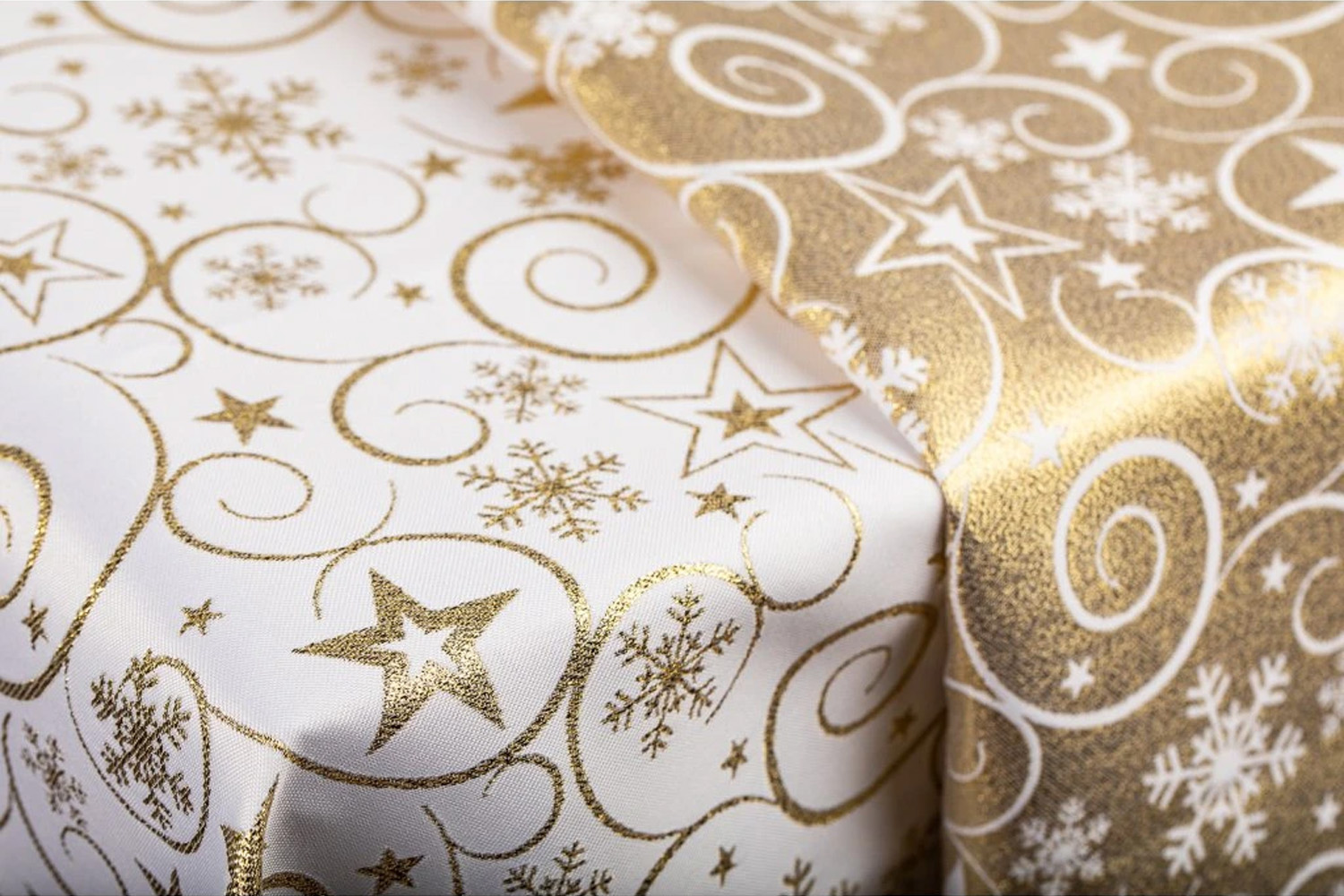 Prečo si zaobstarať luxusný vianočný obrus a aké sú medzi nimi rozdiely?