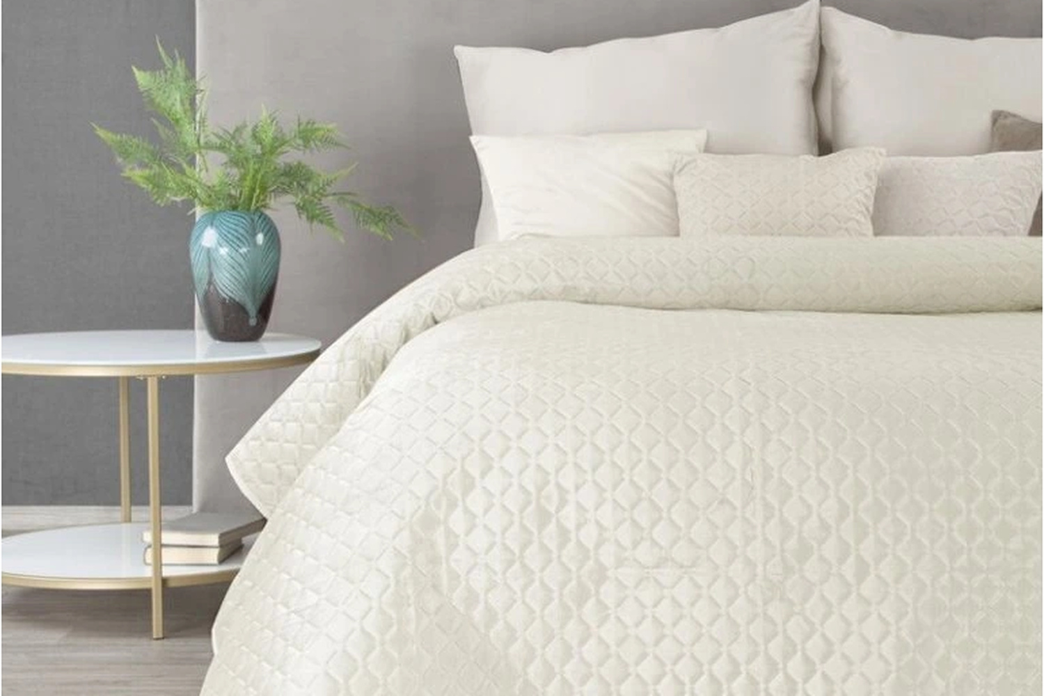 Prečo zvážiť nákup prehozov na posteľ? Tipy a rady od Dekorstudio.sk