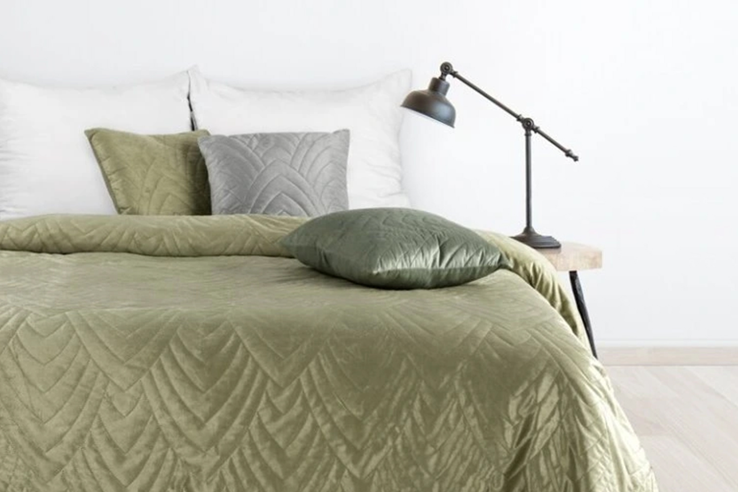 Ako prať prehozy na posteľ podľa materiálu?