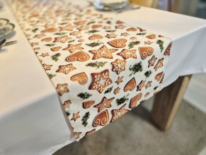 Vianočná štóla na stôl s potlačou perníkov