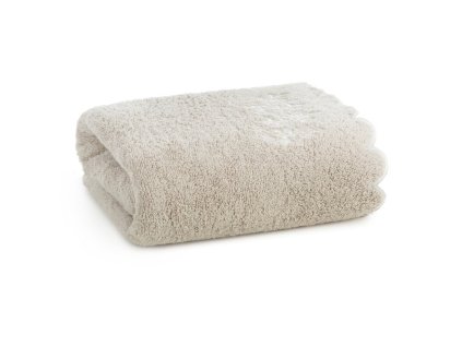 Bavlnený uterák ELARA s výšivkou - mäkký, savý a odolný v béžovej farbe