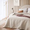 Elegantný prehoz na posteľ LEILA v krémovej farbe