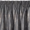 Zamatový záves ESTEL zdobený reliéfnym vzorom - grafitový