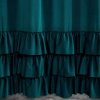 Zamatový záves MEGI s volánmi v tmavotyrkysovej farbe na dekoračné kolieska