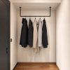 Kovový stropný vešiak na oblečenie v štýle loft – čierny 4