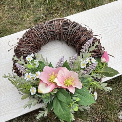 Proutěný věnec s Čemeřicí kód: JAR 13