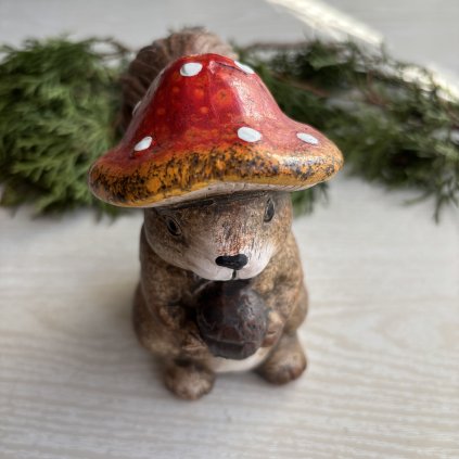 Dekorace z keramiky - Veverka MT611-M