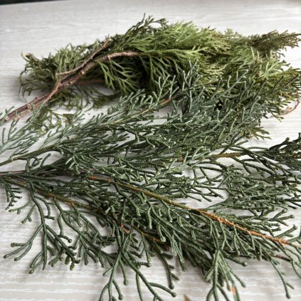 Umělá větvička tuje