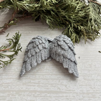 Andělská křídla šedostříbrná 7x8 cm