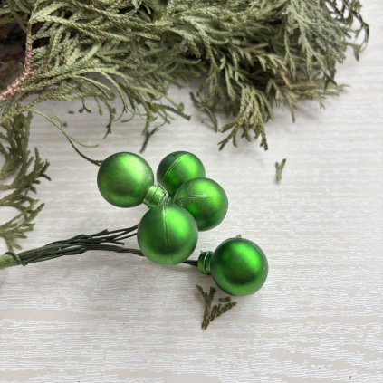 Zelená baňka na drátku 1,5 cm