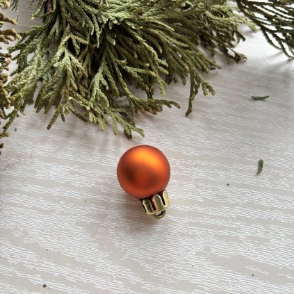 Oranžová Baňka plast 2cm