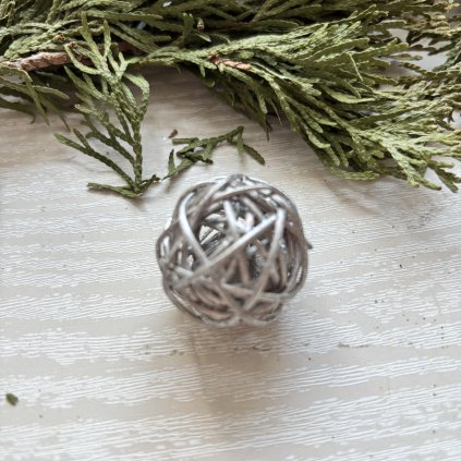 Ratanová koule stříbrná 3cm