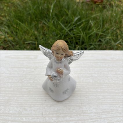 Dekorační andílek se stříbrným srdíčkem kód: UPX108