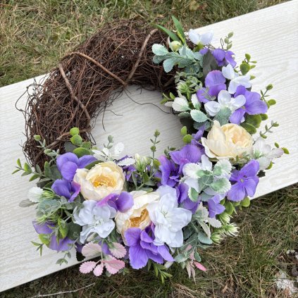 Celoroční dekorační věnec s Pivoňkami - kód: LET 3