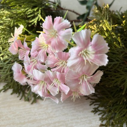 umělé květiny  hřebíček