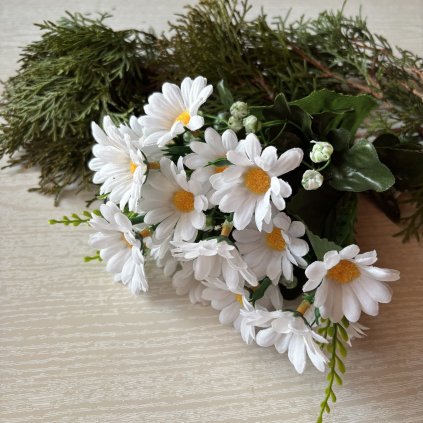 Umělá kytička kopretin